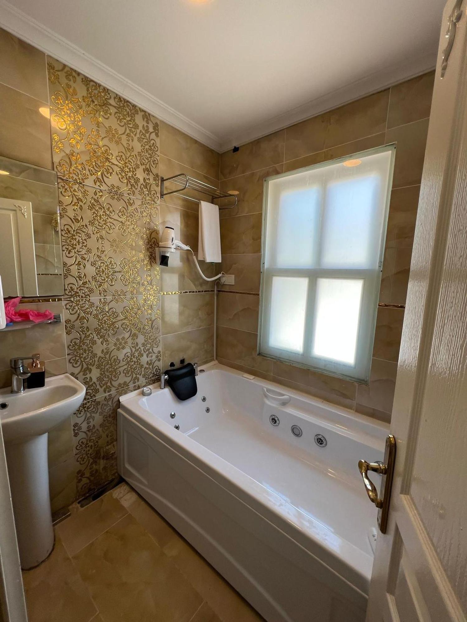 Mihri Hatun Suit Otel Provincia di Provincia di Istanbul Esterno foto